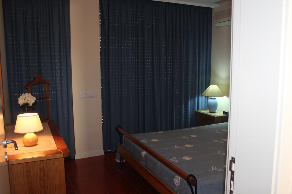Apartamentos Varandas da Rocha Portimão Quarto foto